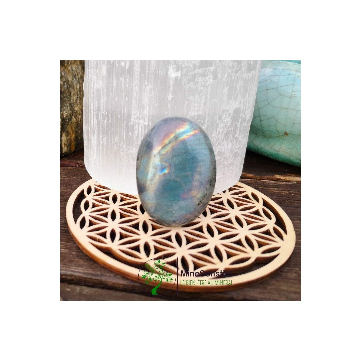 Galet labradorite multicolore