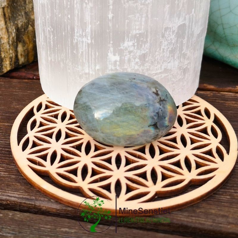 Galet labradorite bleu vert
