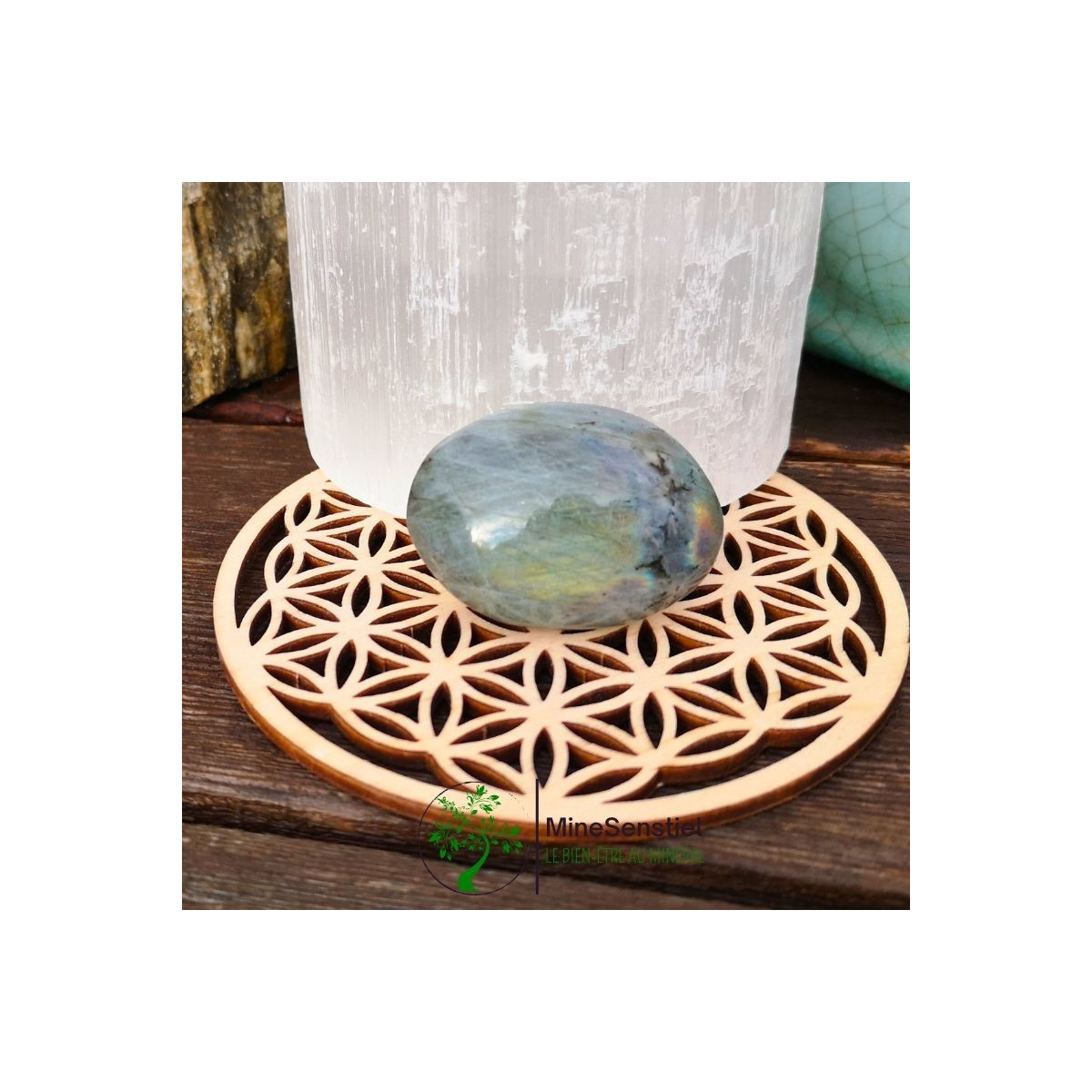 Galet labradorite bleu vert
