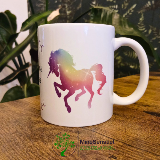 Mug “Licorne – Je recharge ma magie”