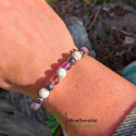 Bracelet chakra coronal porté au poignet - améthyste howlite hématite