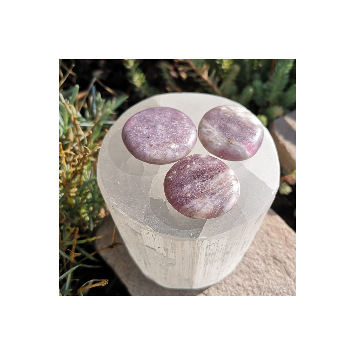 Galet chakra lépidolite