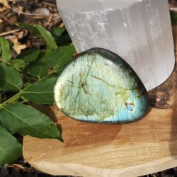 galet labradorite bleu vert
