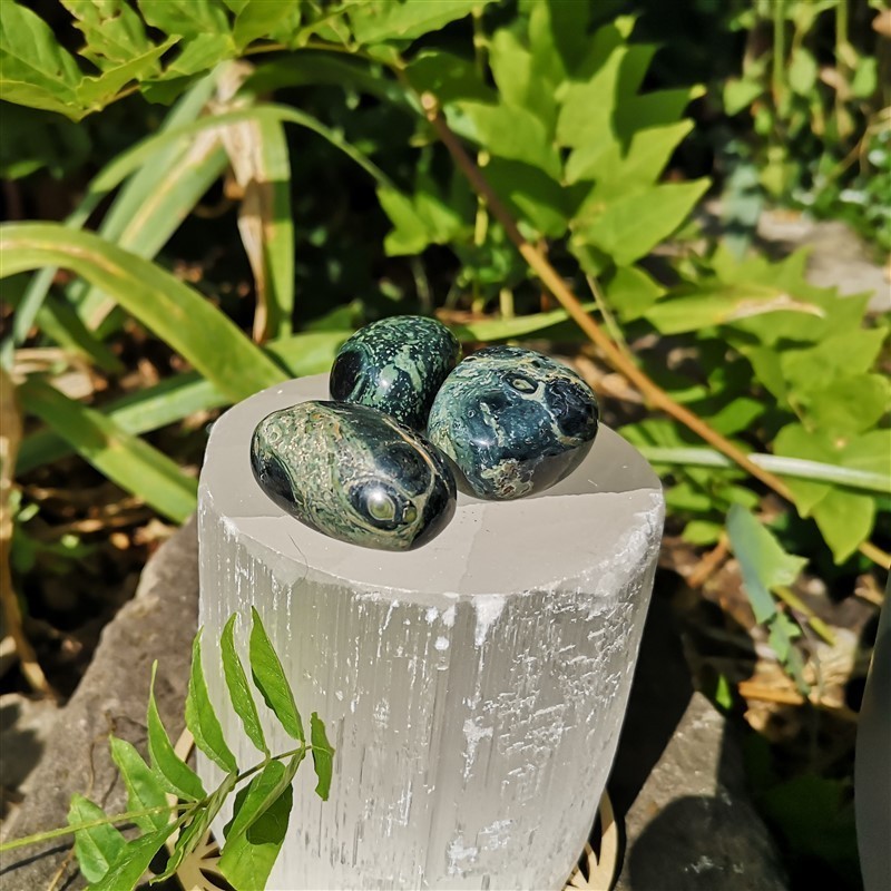 Pierre roulée jaspe kambaba