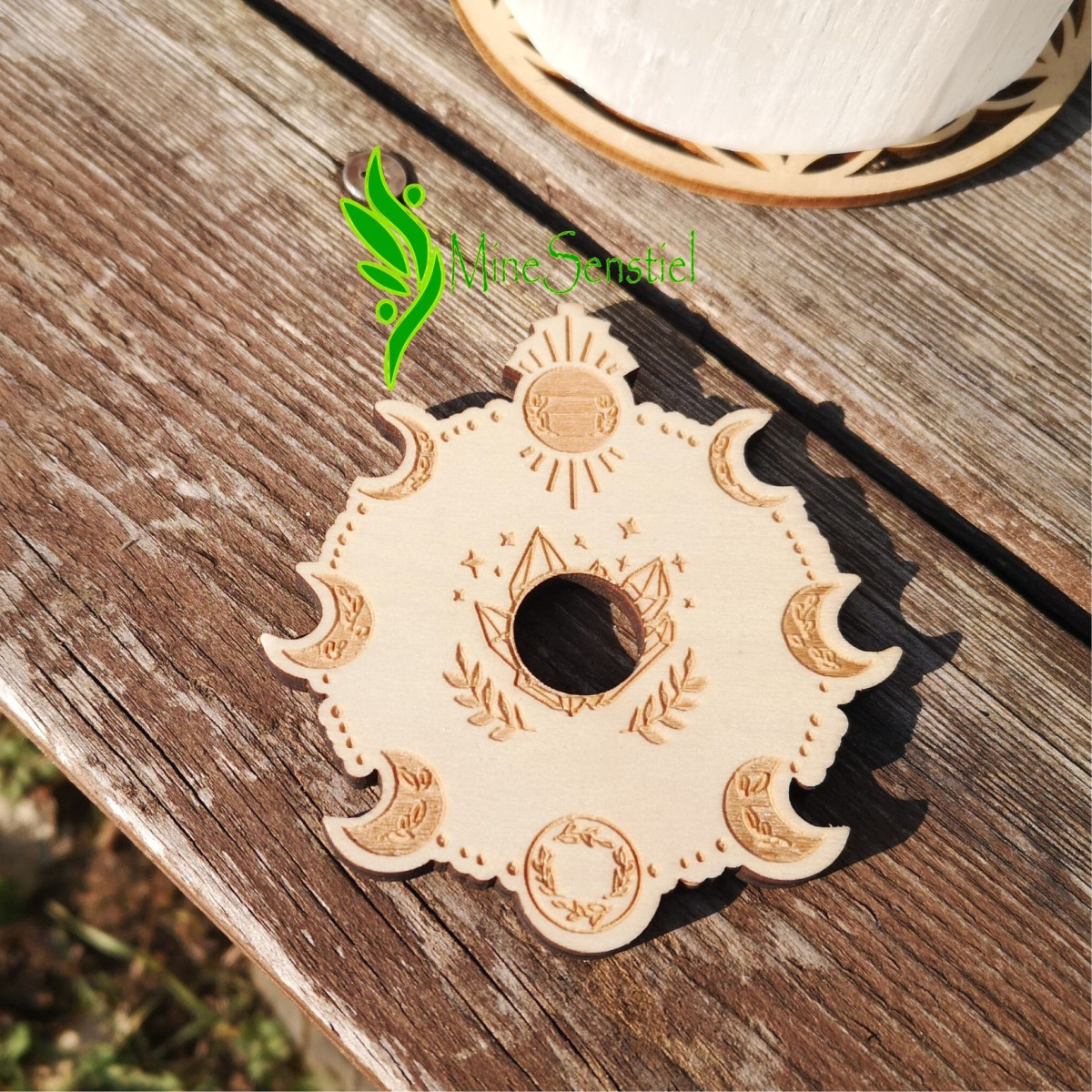 Support sphère ou oeuf en bois motif phases lunaires