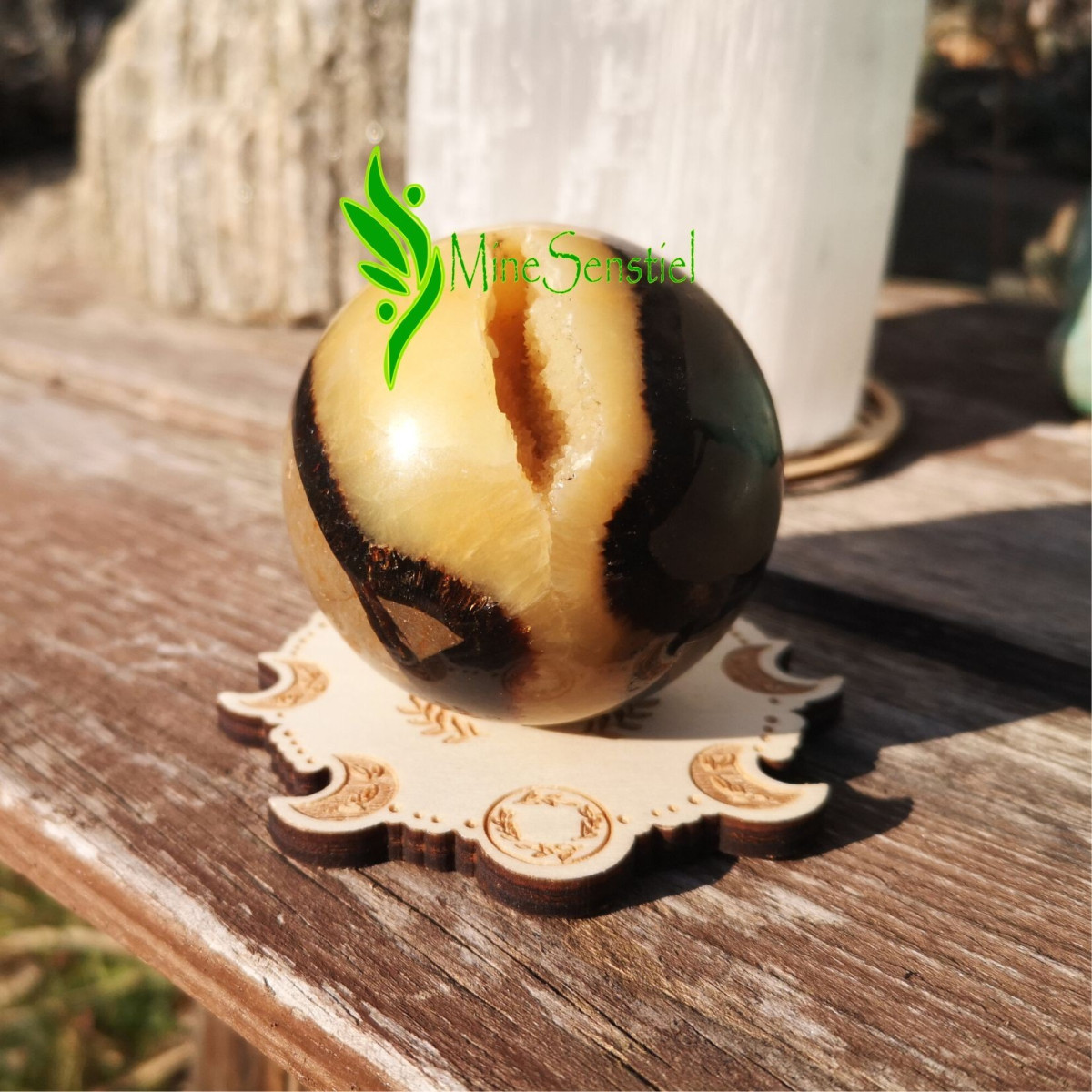 Support sphère ou oeuf en bois motif phases lunaires