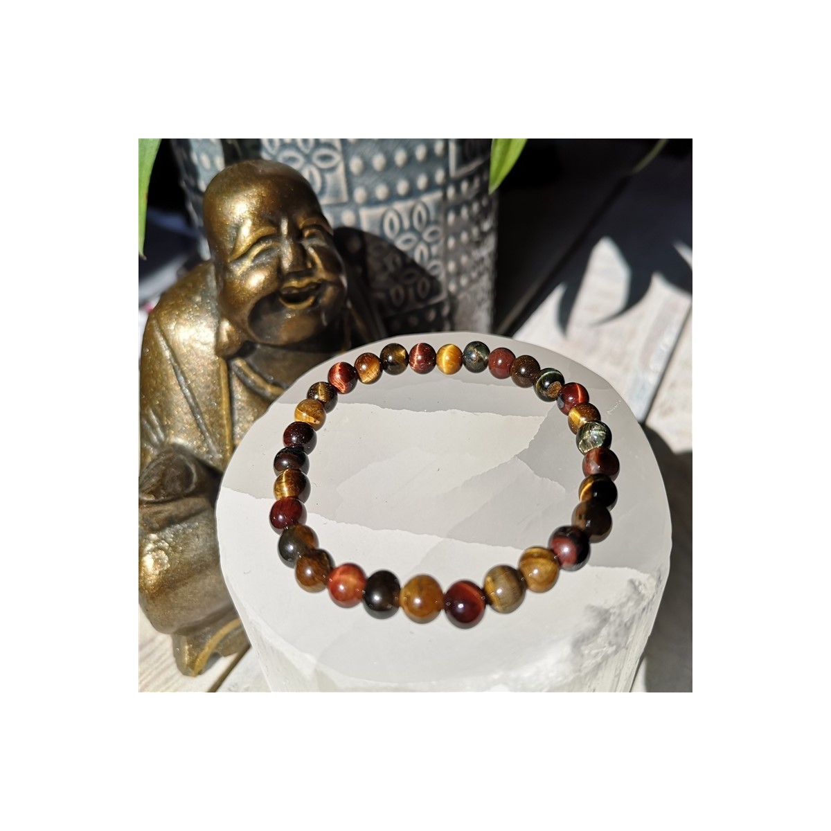 bracelet 3 yeux oeil de tigre, taureau et faucon 6mm sélénite gros plan