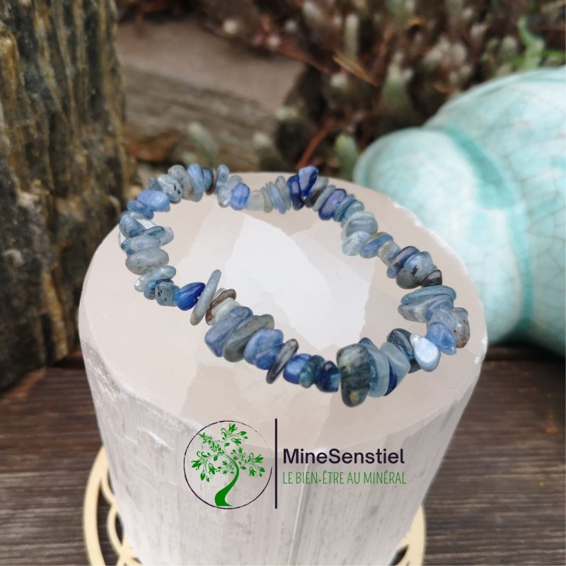 Bracelet cyanite chips