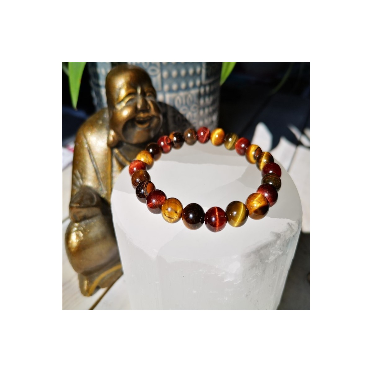 bracelet 3 yeux oeil de tigre, taureau et faucon 8mm gros plan bouddha et sélénite