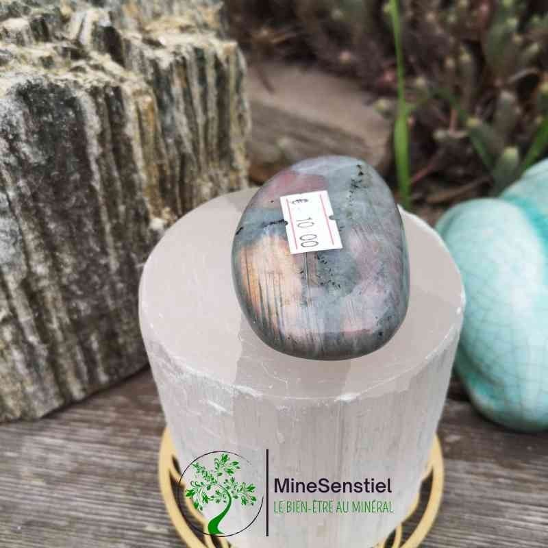 Galet labradorite violet rose